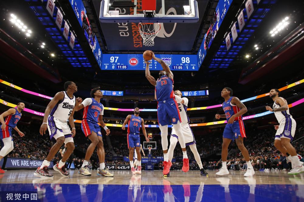 通过一系列 通过一系列